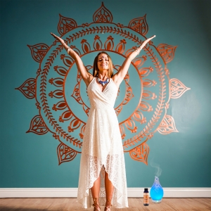 Scented Oil Products Fragrance Oils Frankincense 4oz Lifestyle Image