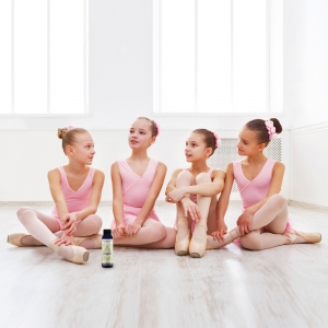 Scented Oil Products Fragrance Oils Sandalwood Forest 4oz Lifestyle Image